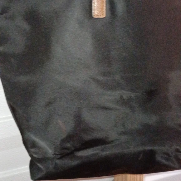 Michael Kors Black and Tan Structured Tote with Gold Hardware - Picture 14 of 16